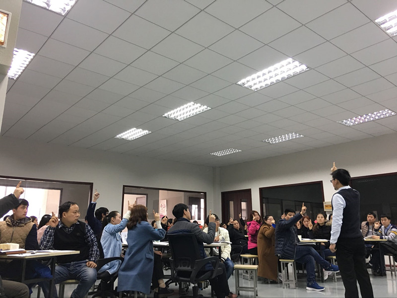 職業(yè)素養(yǎng)訓(xùn)練培訓(xùn)在蘇州晶鼎鑫光電科技有限公司圓滿完成